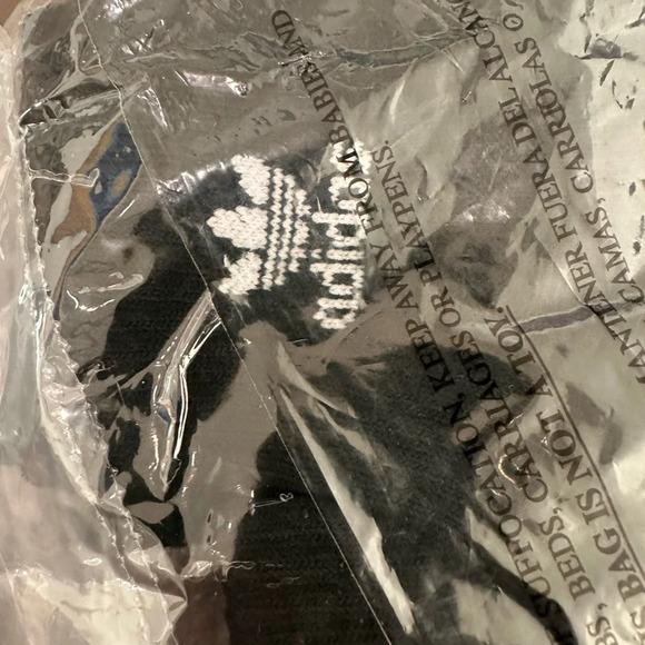 New Unopened Adidas 6 Pair Quarter Socks - Picture 5 of 8